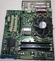 Scheda Madre Pegatron IPMEL-AE con Intel Core 2 Quad e 4GB DDR3 – Socket LGA775