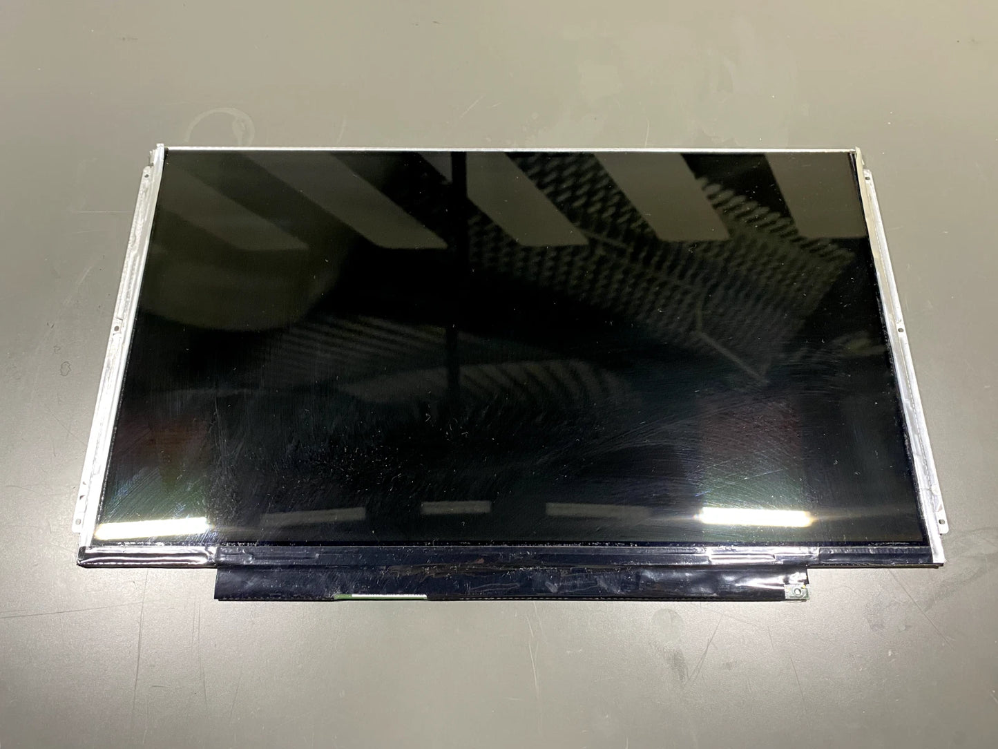 B133XW03 V4 13,3" LCD DISPLAY UNIVERSALE 40 PIN
