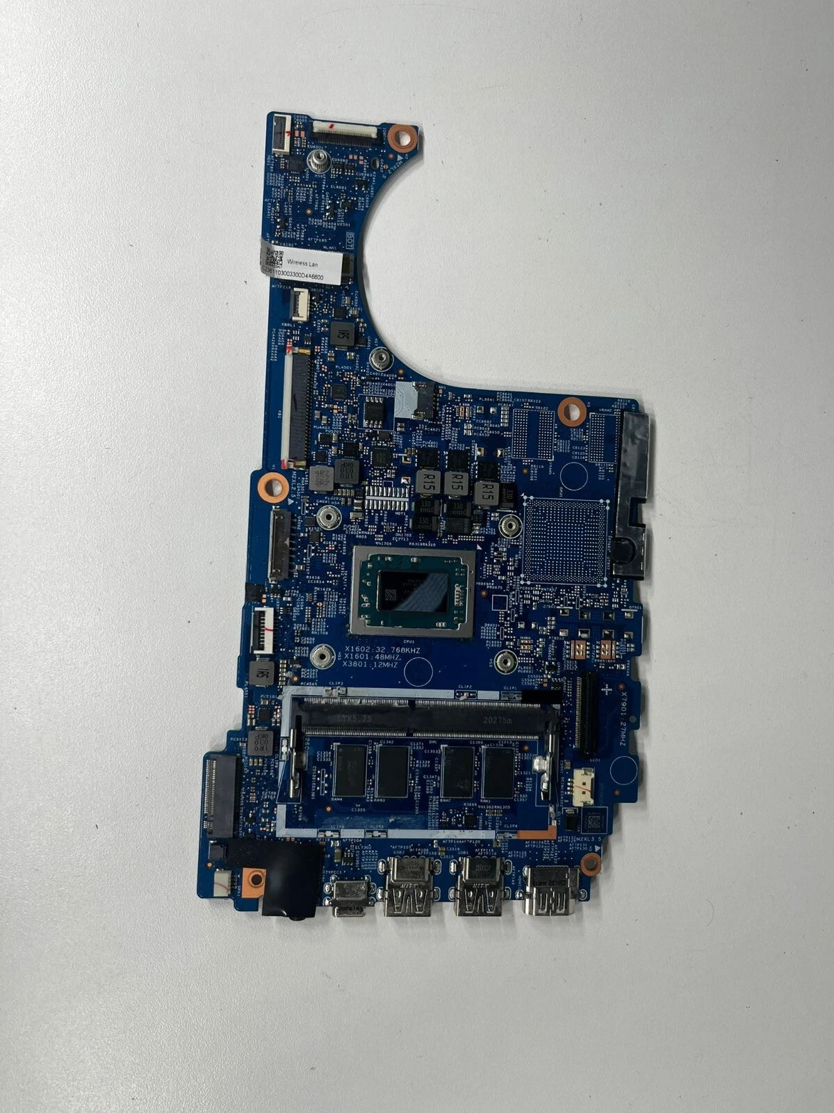 AMD Ryzen 3 3200U,
