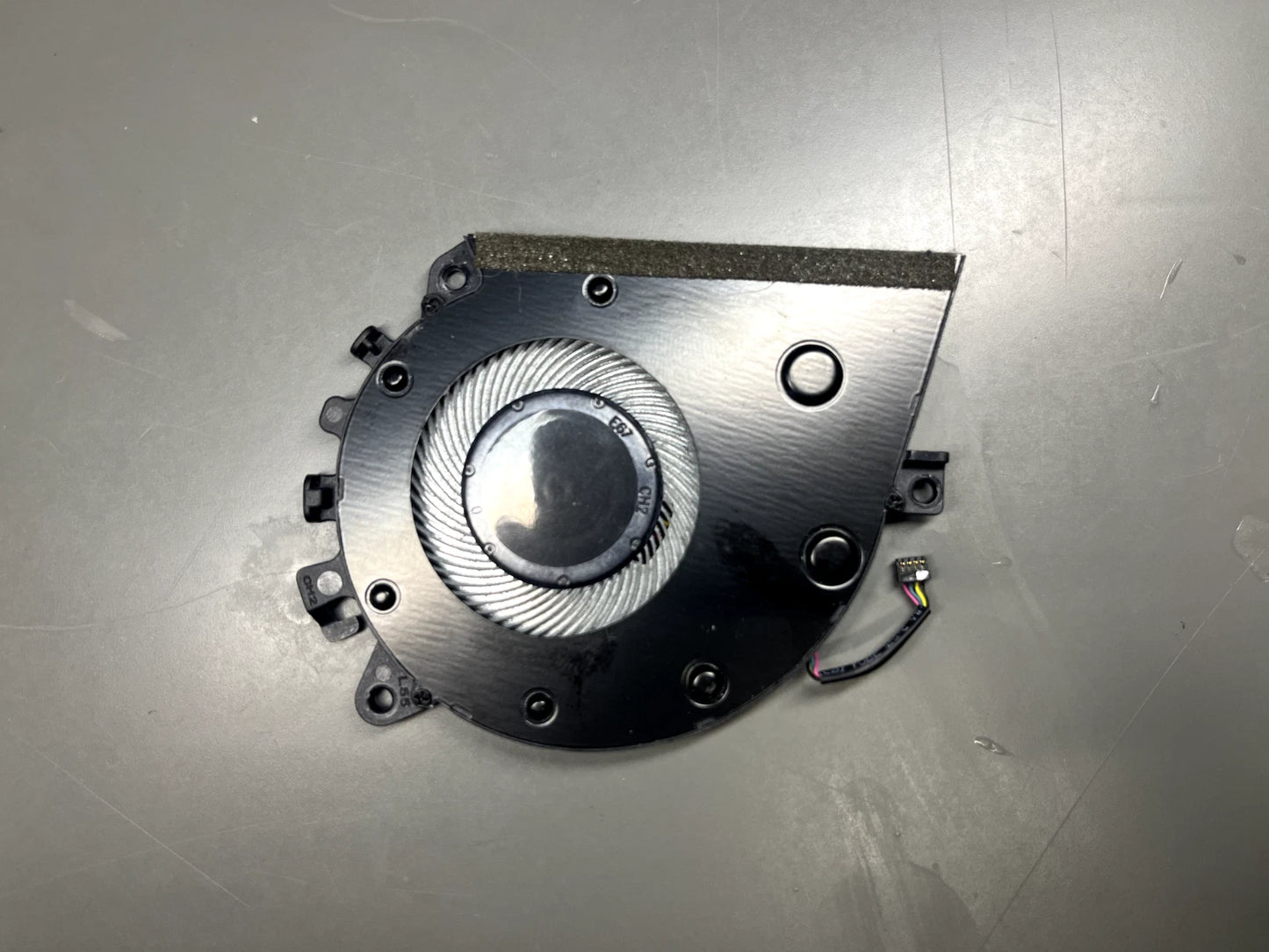 Lenovo CPU Cooling Fan DC28000DGV1, 0A8BJ0000570