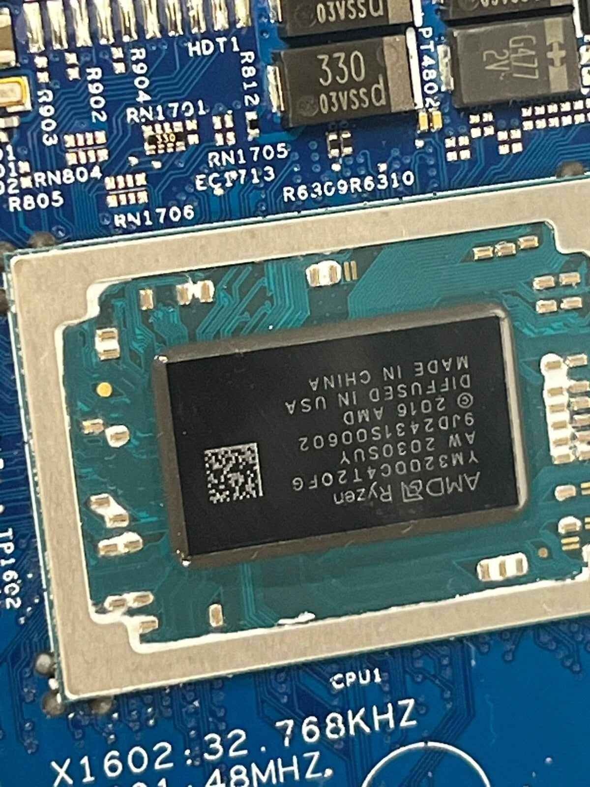 AMD Ryzen 3 3200U,