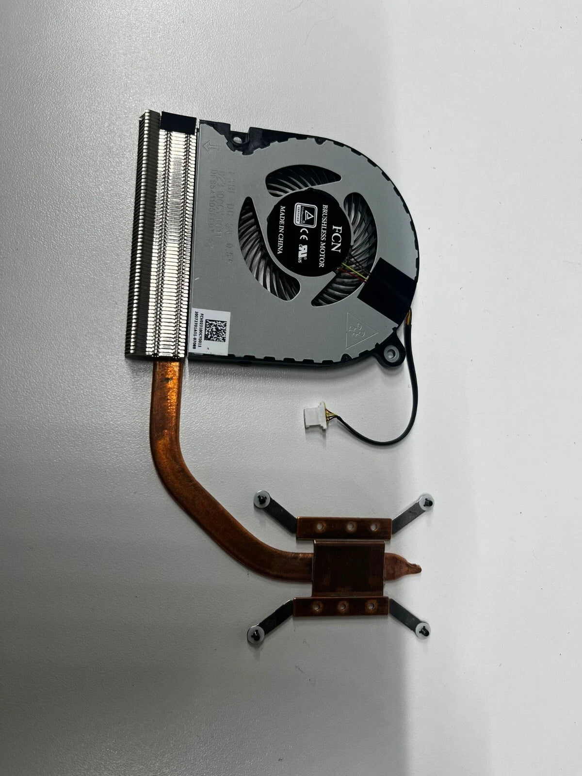 Display 15,6" compatibile LP156WH4 (TL)(A1) HD LED 40 pin, usato senza difetti. Ideale per sostituzione schermo laptop universale.